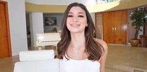 Brooke Monk quay video chịch em người mẫu cực xinh đã