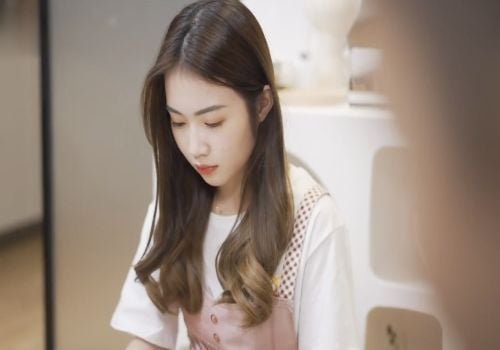 Cha dượng làm tình với con gái xinh đẹp có bướm rất đẹp