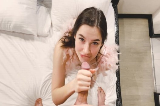 Chị gái thích học và thích làm tình