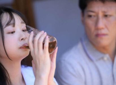 Chú ta đã uống thuốc kích thích rồi phang cháu gái không ngừng