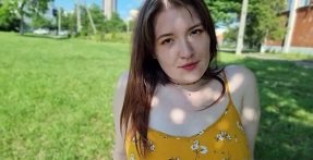 Cuộc dạo chơi không phải là nguôi anh trai ôm em gái xinh đẹp