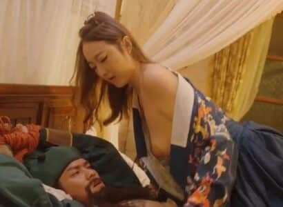 Mỹ nhân dụ dỗ Gia Cát Lượng vào giường, sau đó hạ sát anh