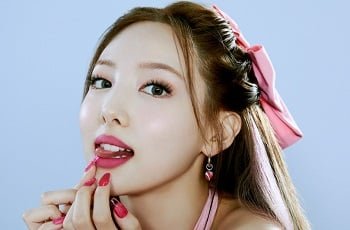 Nayeon TWICE bị phát hiện quan hệ tình dục với người đàn ông giàu có